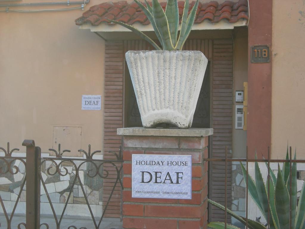 Vacanze Deaf Róma Kültér fotó